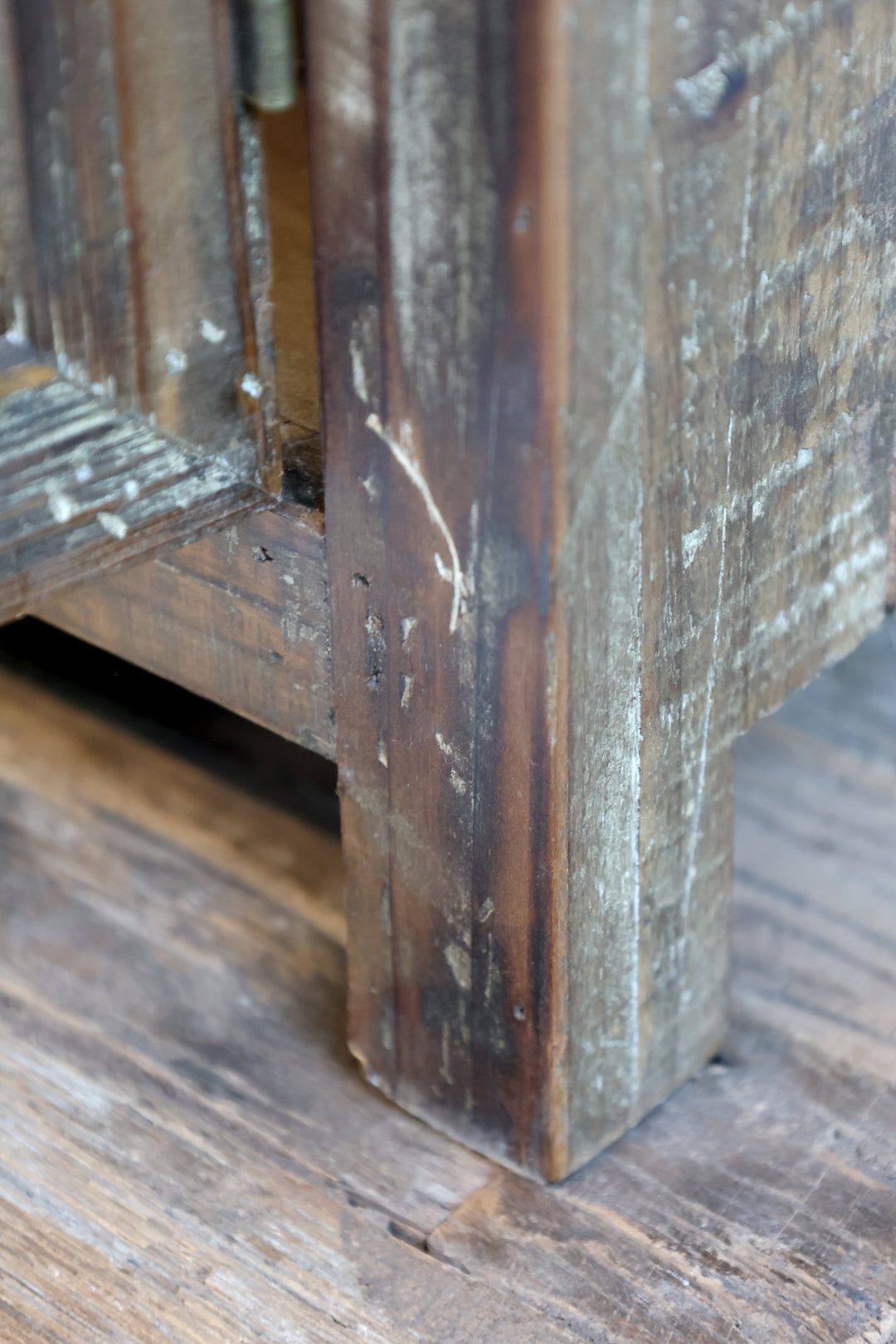 Garde-manger en bois recyclé