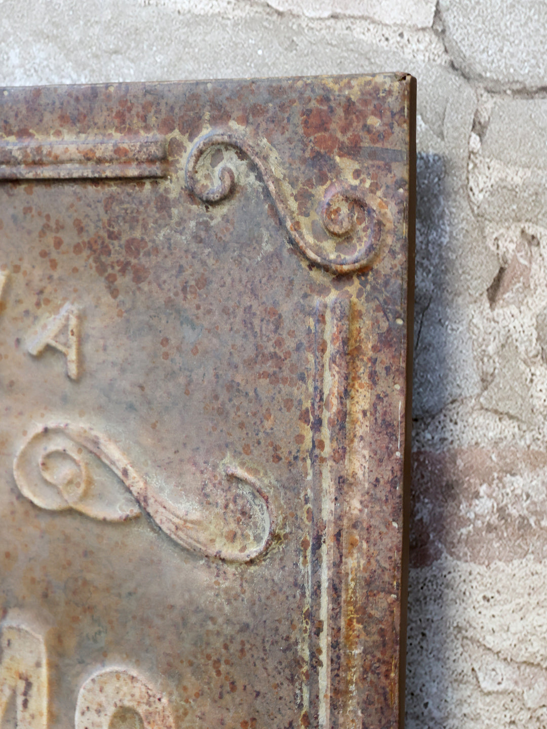 Grande plaque vintage Père Noël en fer – H100 x L64 cm –