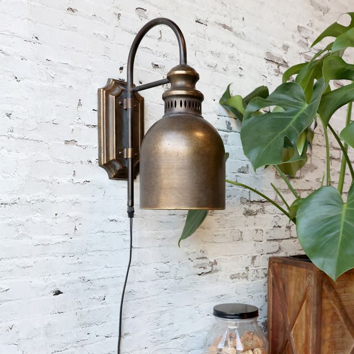 Lampe murale fer décor laiton antique – H38 cm – Chic Antique (Danemark) – Douille E27