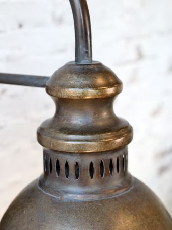 Lampe murale fer décor laiton antique – H38 cm – Chic Antique (Danemark) – Douille E27