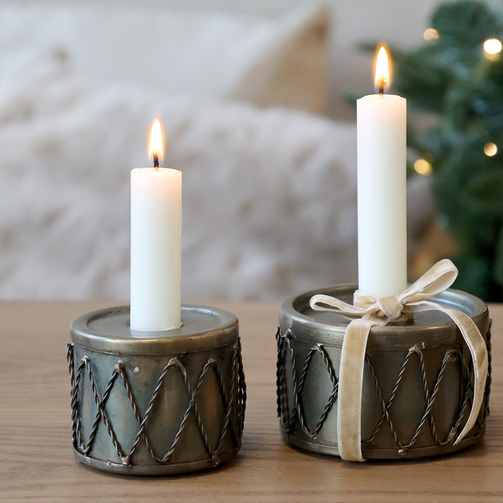 Bougeoirs Tambours – Chic Antique – fer décor laiton