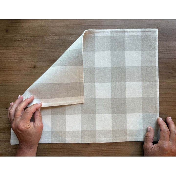 Linge de table & de cuisine – Collection BOLGHERI – Vichy beige naturel – Blanc Mariclo