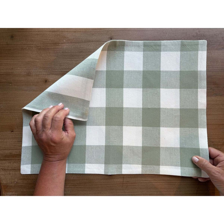 Linge de table & de cuisine – Collection BOLGHERI – Vichy vert – Blanc Mariclo