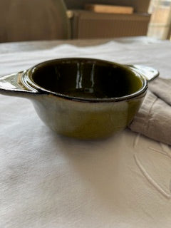 Bol à oreilles vintage en grès émaillé olive – Années 60/70