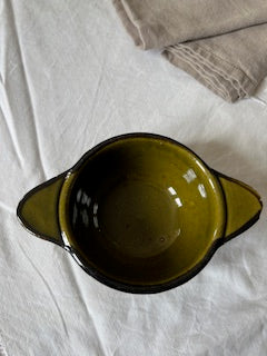 Bol à oreilles vintage en grès émaillé olive – Années 60/70