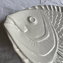 Grand plat à poisson Sarreguemines blanc cassé – faïence 1960s – parfait état