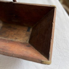 Petit panier ancien de vendangeur en bois – coins ferrés – XIXe siècle