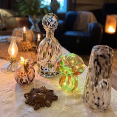 Lampe décorative LED champignon en verre tacheté – Opjet – Ø13,5 x H15,5 cm