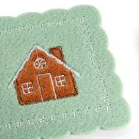 Dessous de Verre Brodés "Maison Pain d’Épices" — Vert Matcha (Set de 4)