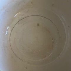 Soupière ancienne en faïence blanche et bleue – pièce déco vintage