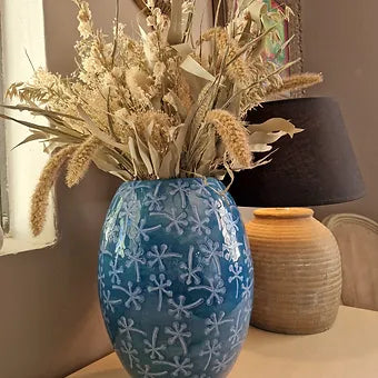 Grand Vase Bleu céramique travaillée.
