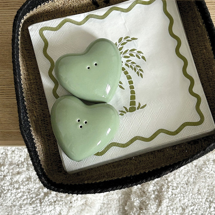 Set de sel et poivre cœur en faïence – Opjet – 3 coloris (matcha, blanc, vert sapin, terracotta)