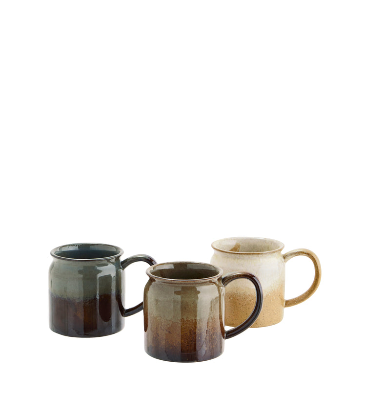 Les 3 mugs en grès Madam Stoltz