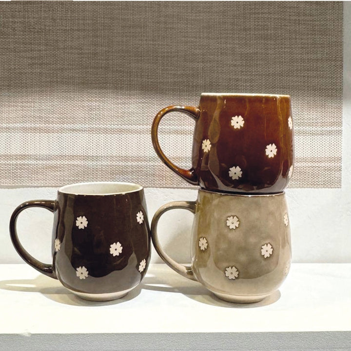 Set de 4 mugs Flower en grès Opjet – Marron & chocolat – 440 ml