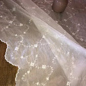 Nappe brodée blanche 2 Dimensions - Déco Nord Sud