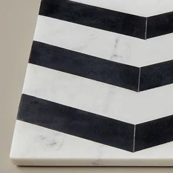Planche de marbre à chevrons noirs et blancs -Be Home Europe-